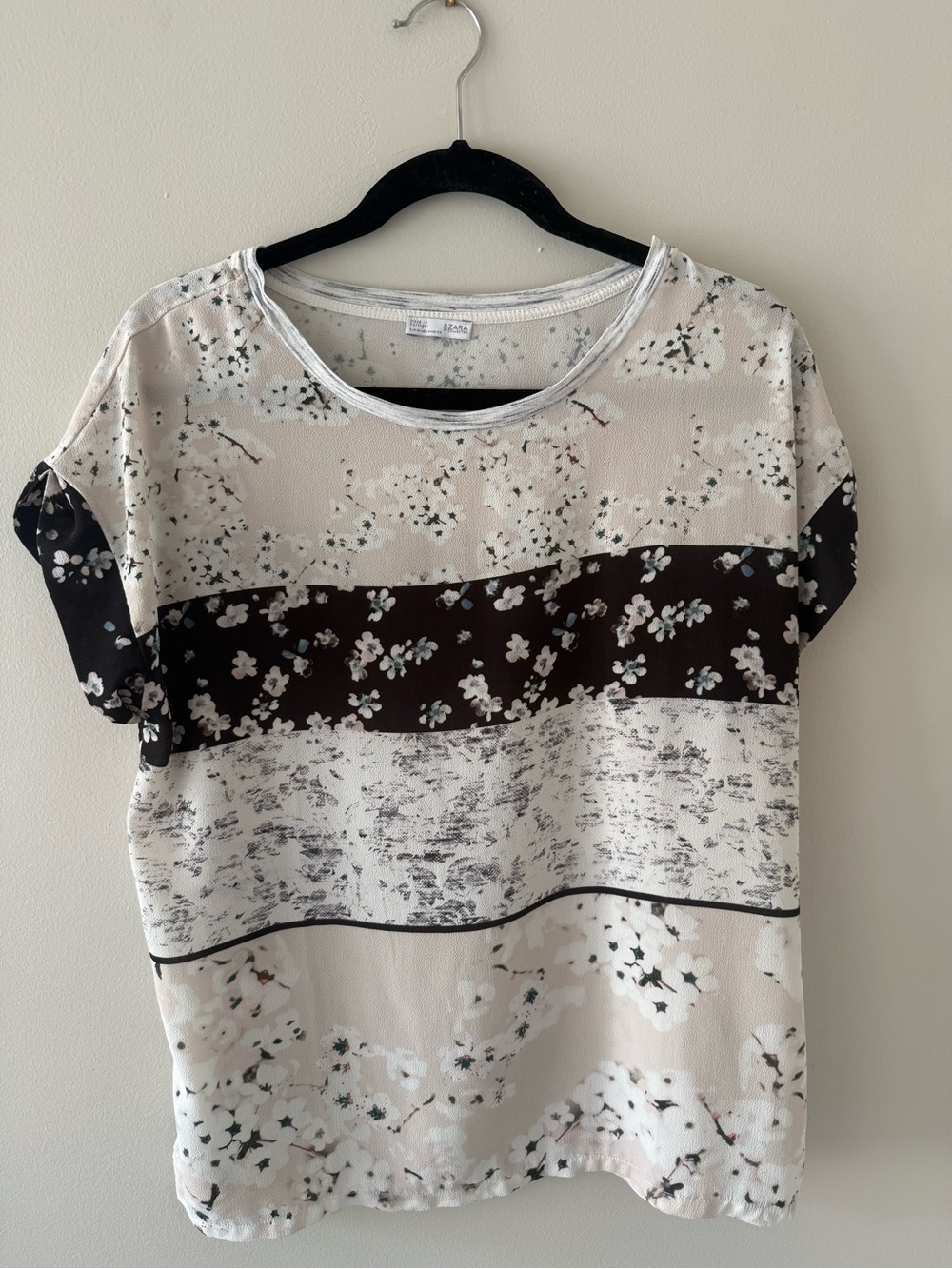 Zara White & Black Floral Short Sleeve Top